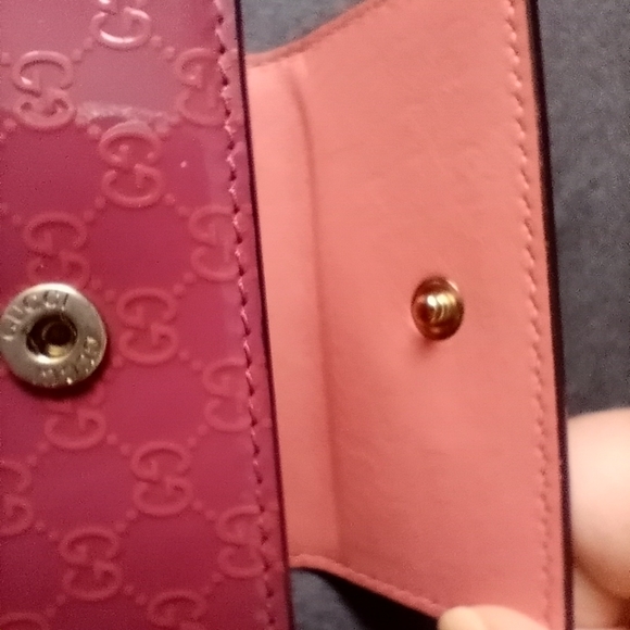 GUCCI Pink Patent Leather GG Gold Heart Logo Key/Card Holder - Picture 9 of 12
